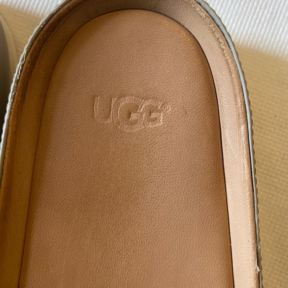 UGG SIZE 7 - Picture 5 of 13